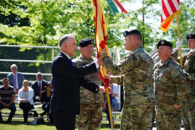 Col. Varney relinquishes command at U.S. Army Garrison Bavaria