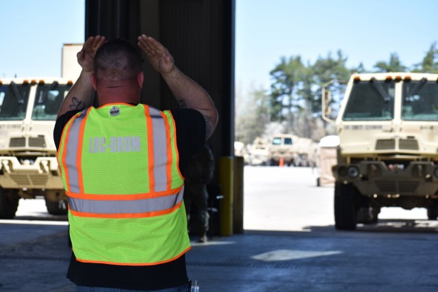 Fort Drum civilian workforce assists 2BCT Soldiers with rapid deployment exercise