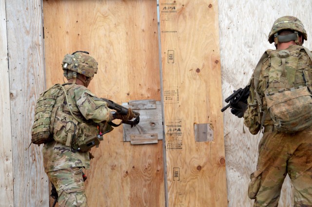 US, Singapore troops conduct Tiger Balm 18 live fire exercise