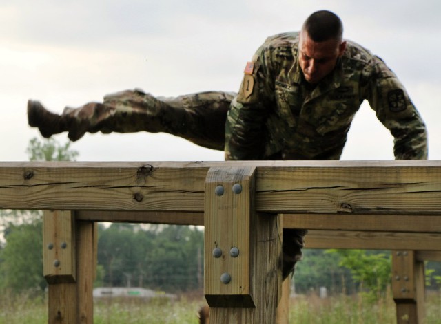 Fort Knox, Cadet Command Soldiers tackle Best Warrior