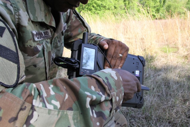 Dismounted mission command transforms for expeditionary use