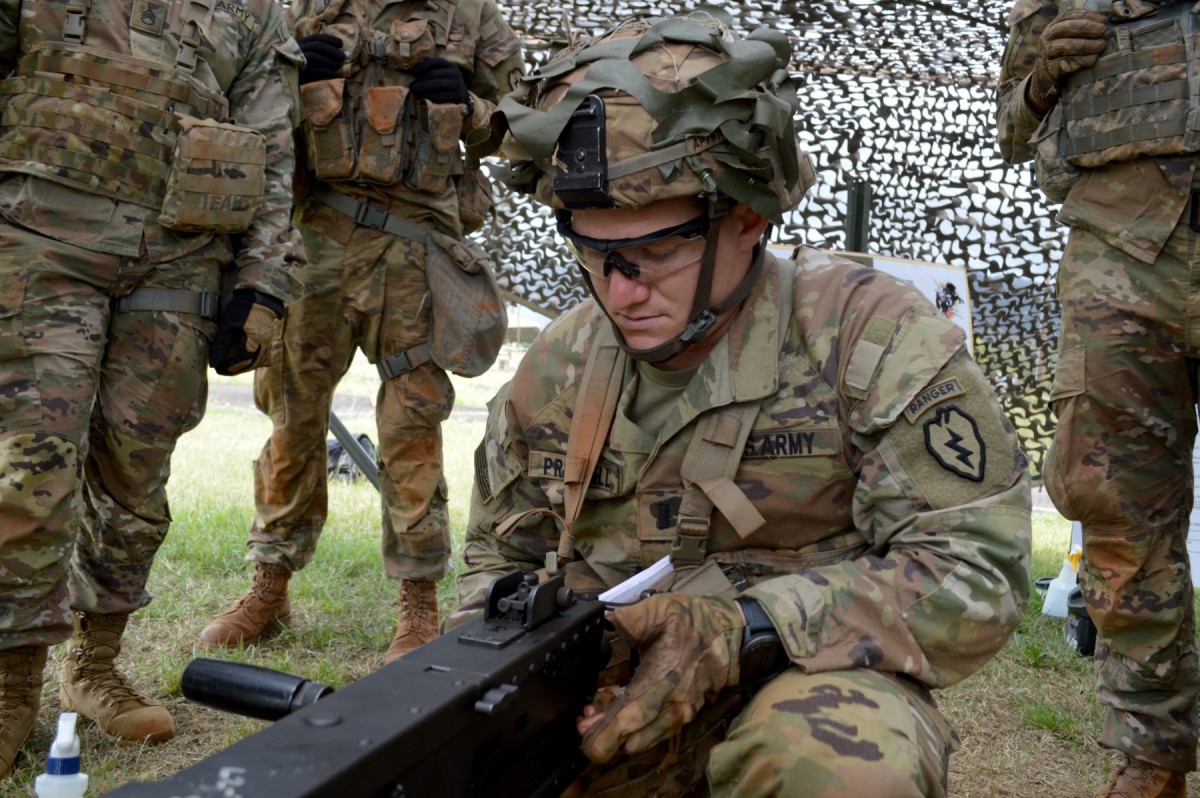 'Tropic Lightning' Soldiers train up on weapons for EIB | Article | The ...