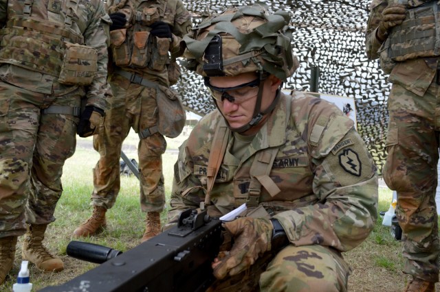 'Tropic Lightning' Soldiers train up on weapons for EIB