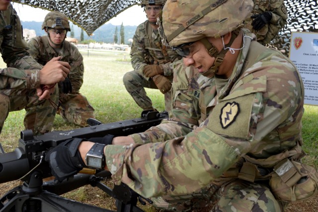 'Tropic Lightning' Soldiers train up on weapons for EIB