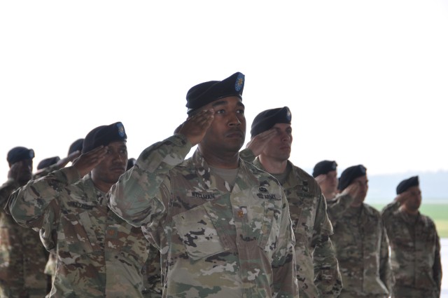 39th Signal Battalion welcomes new commander