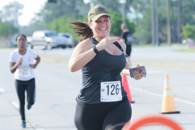 Fort Stewart runs, remebers fallen