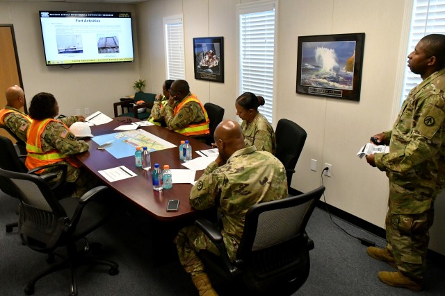 SDDC CSM gains insight from troops during Philly port visit