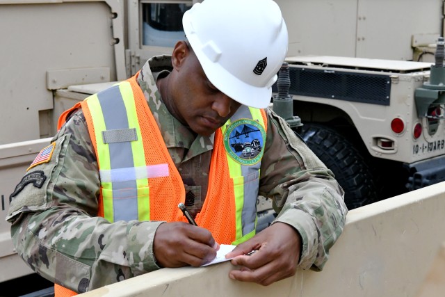 SDDC CSM gains insight from troops during Philly port visit