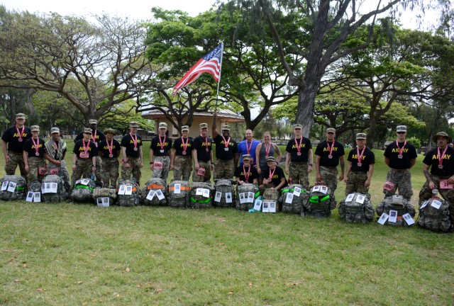 715th MI Soldiers Honor the Fallen in Half Marathon