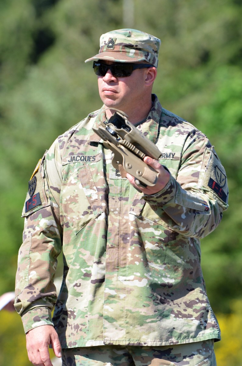 201st Emib Soldiers Compete For Title Of I Corps Best Warrior 