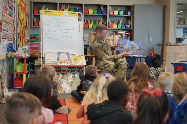 Stalwart Soldiers Volunteer with Weikel Elementary
