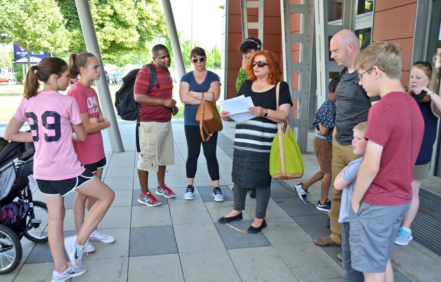 ACS program welcomes spouses to Wiesbaden