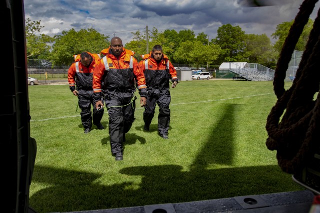 N.Y. Guard Civil Support Team gets wet to prep for missions
