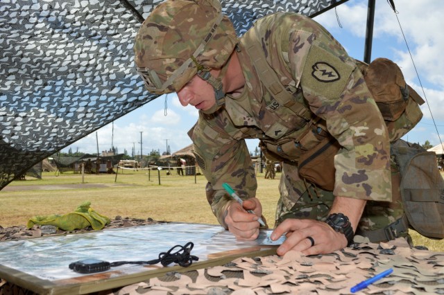 'Tropic Lightning' Soldiers conduct EIB Testing Day 2