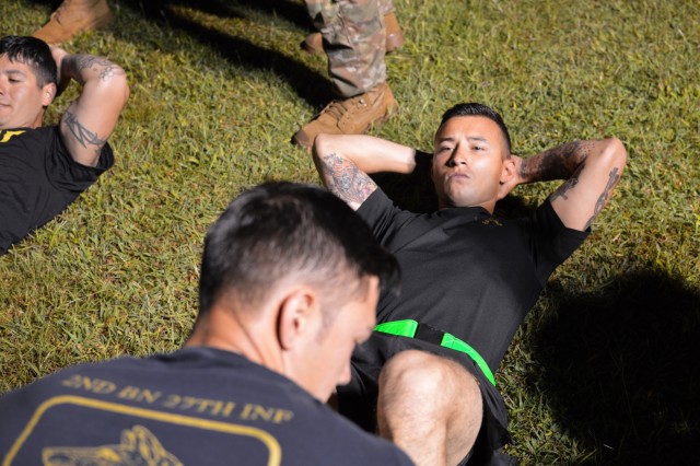 'Tropic Lightning' Soldiers conduct APFT for EIB