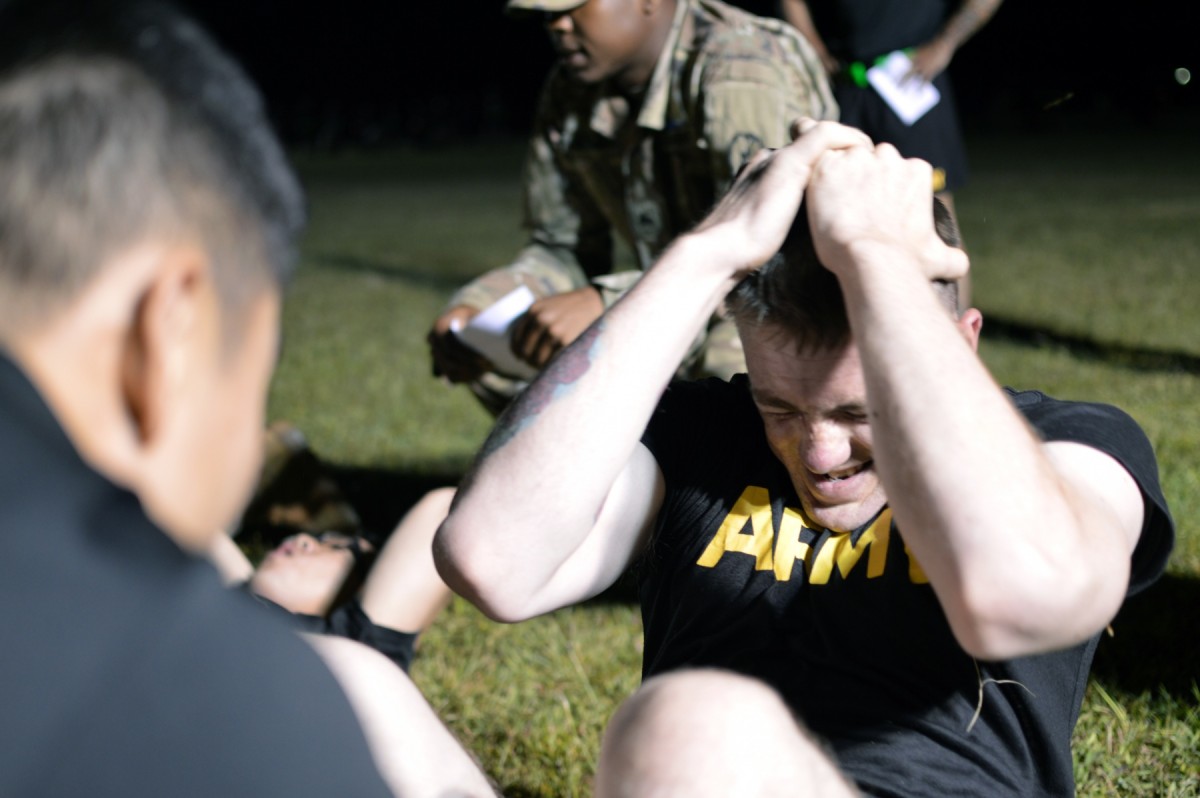 'Tropic Lightning' Soldiers conduct APFT for EIB | Article | The United ...