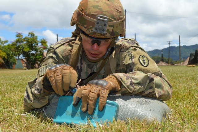 'Tropic Lightning' Soldiers conduct EIB Testing Day 3