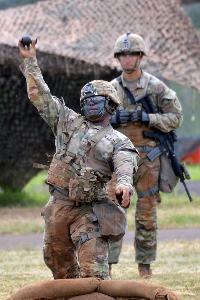 'Tropic Lightning' Soldiers conduct EIB Testing Day 3