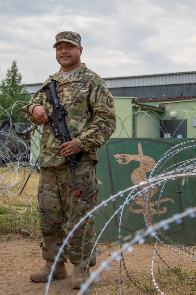 Army Reserve Soldier trains alongside active duty casualty liaison team