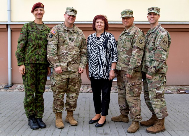 Reserve Soldiers assist Lithuanian civil leaders with crisis management planning - Saber Strike 18