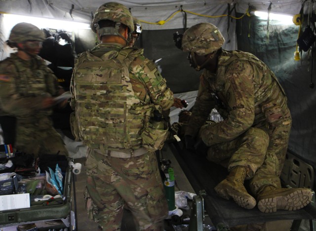 Medical evacuation training at Saber Strike 18