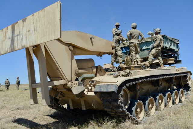 Idaho Army National Guard and Army Reserve engineers train together