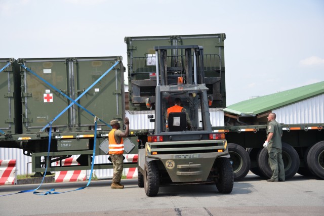 Maroon Surge 18: USAMMCE Soldiers execute medical logistics mission