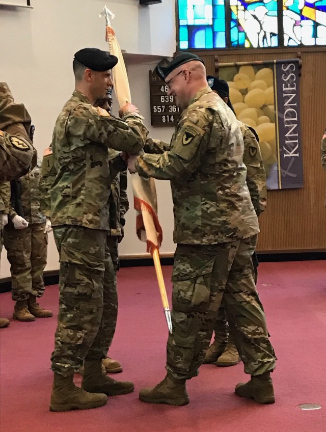 906th Contracting Battalion welcomes new leader
