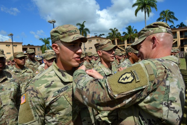 'Tropic Lightning' Soldiers receive prestigious EIB