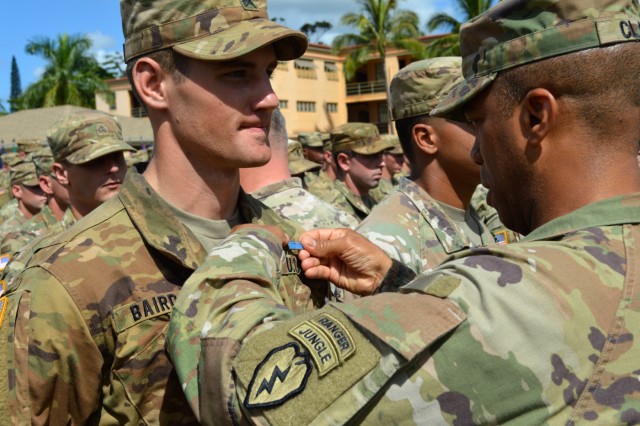 'Tropic Lightning' Soldiers receive prestigious EIB