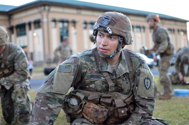 'Tropic Lightning' Soldiers conduct EIB ruck march