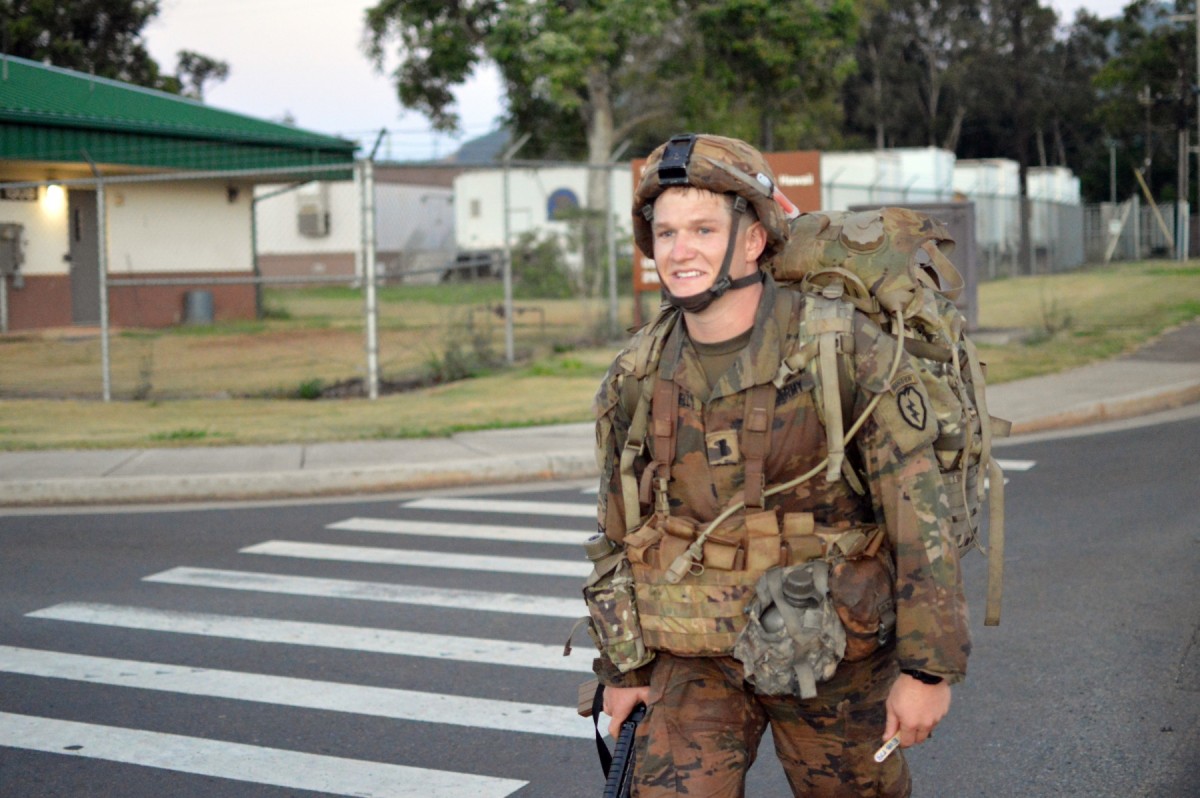 tropic-lightning-soldiers-conduct-eib-ruck-march-article-the