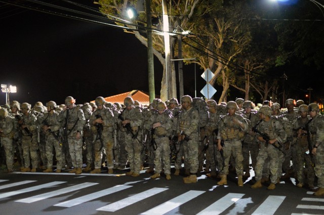 'Tropic Lightning' Soldiers conduct EIB ruck march