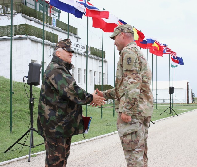 CW3 Wyatt accepts award