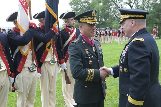 South Korean Army General Recognized for Service