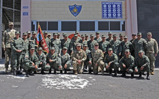 Kentucky Guard maintenance team visits Ecuadorian military