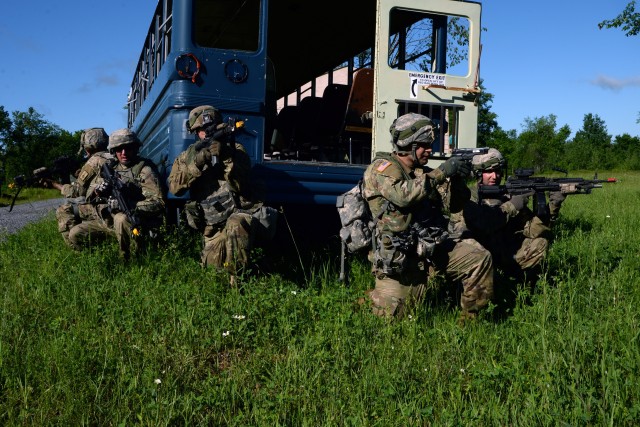 NY Army National Guard MPs train with Vermont Guard troops at Fort Drum