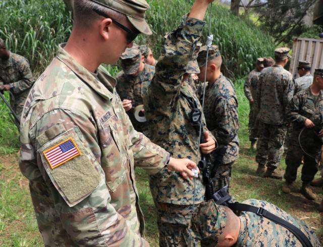 95th Combat Engineers breach doors with Marines