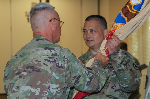 Army Contracting Leaders Change Command