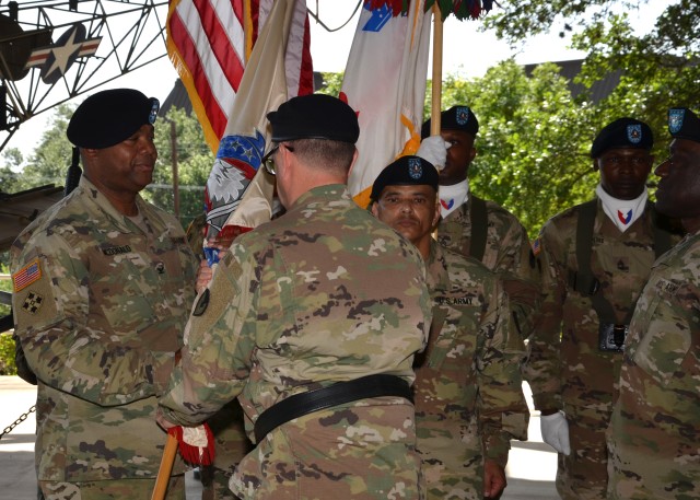 410th CSB welcomes new commander