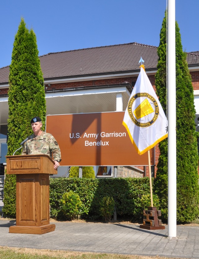 Col. Sean Hunt Kuester gives speech