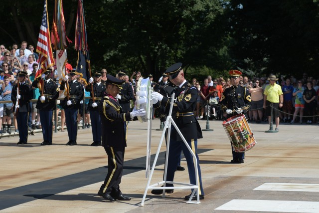 Japan honors the fallen