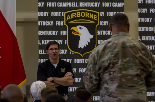 Secretary of the Army's visit to the 101st, Fort Campbell