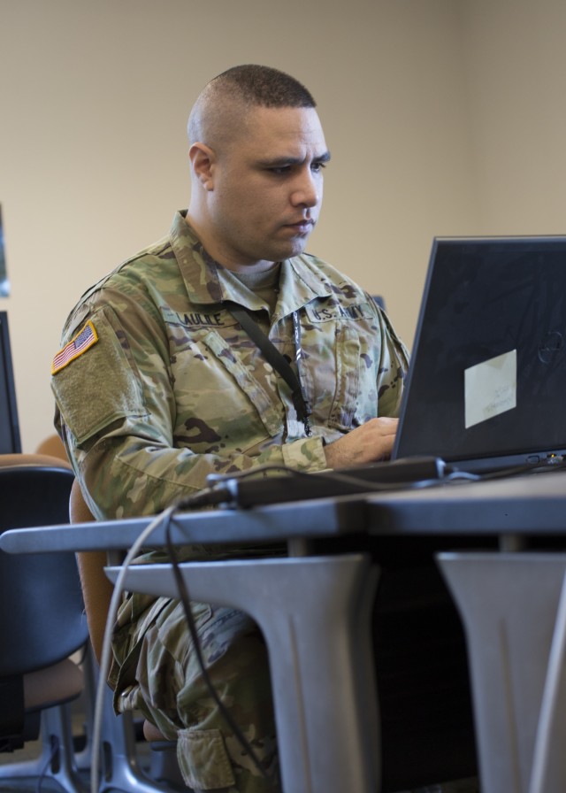 Washington Army National Guard Soldiers educate tomorrow's cyber-security experts