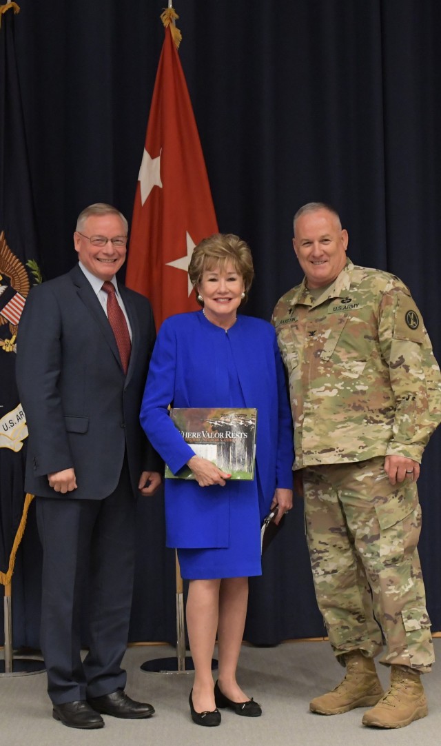 Senator Dole discusses faith and public service at MDW