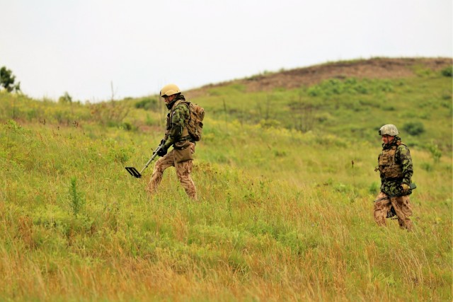 EOD personnel train at Fort McCoy with Exercise Audacious Warrior 2018