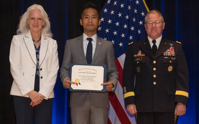 PEO Soldier Director Receives DOD Value Engineering Award