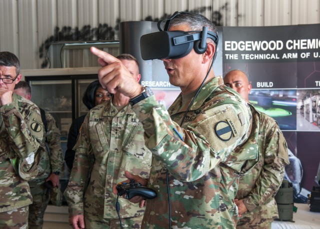 TRADOC CG visits Fort Leonard Wood