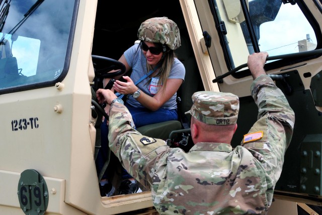 Employers have a taste of the Military at Bosslift 2018