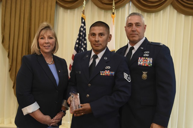 Contracting specialists recognized at awards ceremony